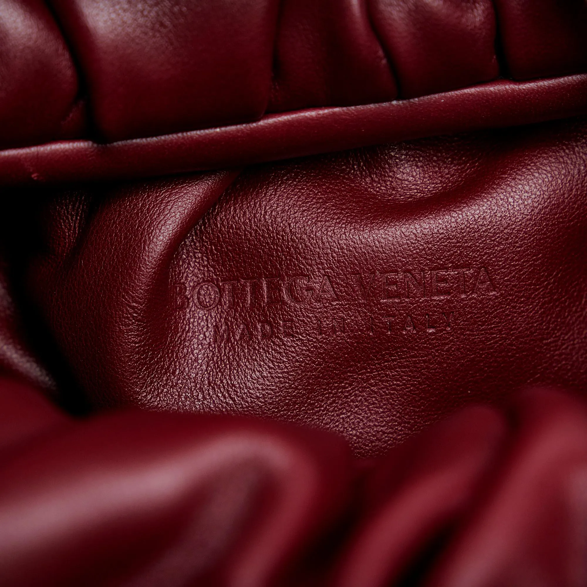 Bottega Veneta Medium The Shoulder Pouch (SHG-ExzAWt)