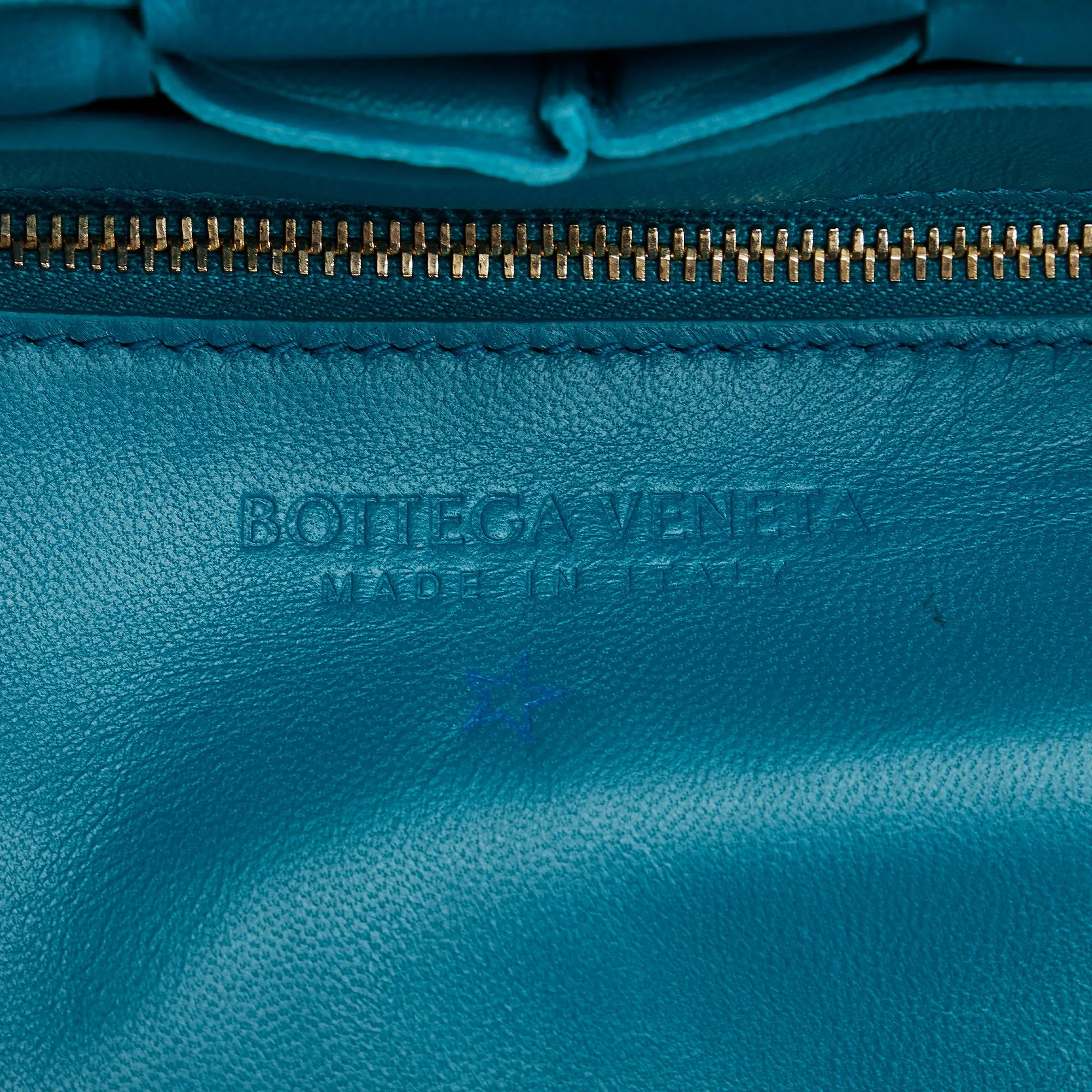 Bottega Veneta Padded Chain Cassette (SHG-WLaaun)