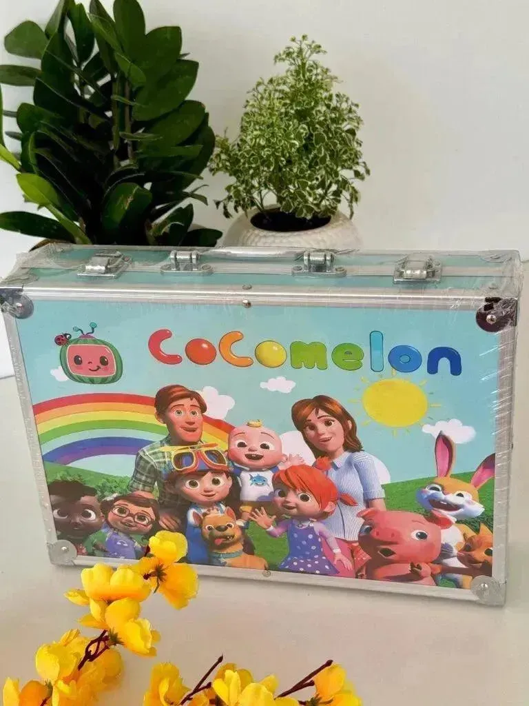 Character Themed Art Suitcase (145 pcs)