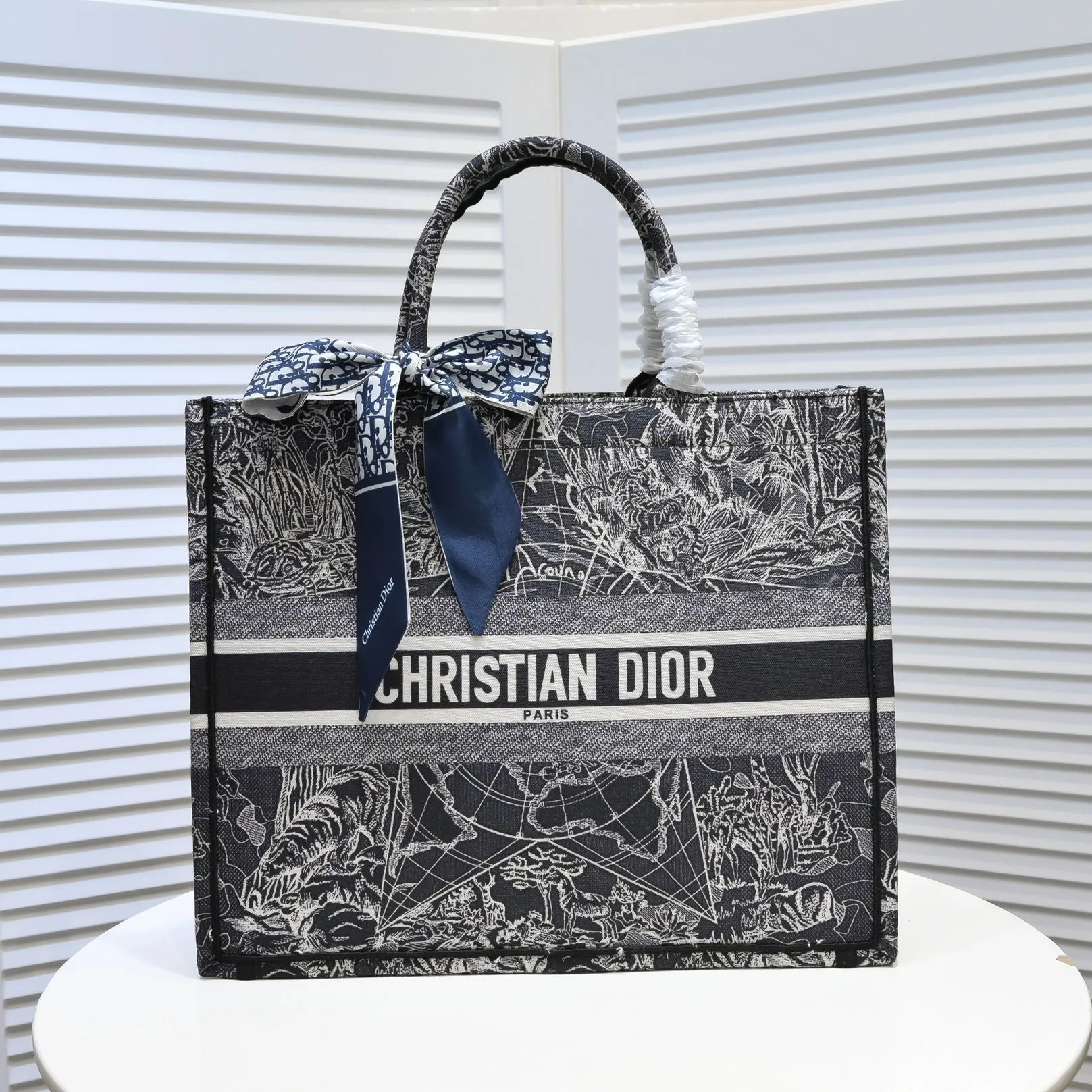 Designer Handbags DR 293