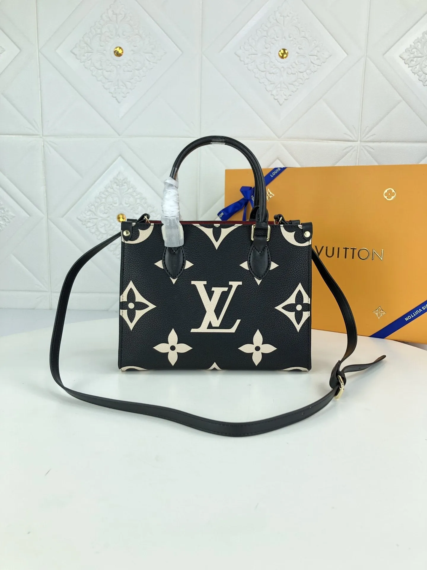 Designer Handbags LN 106