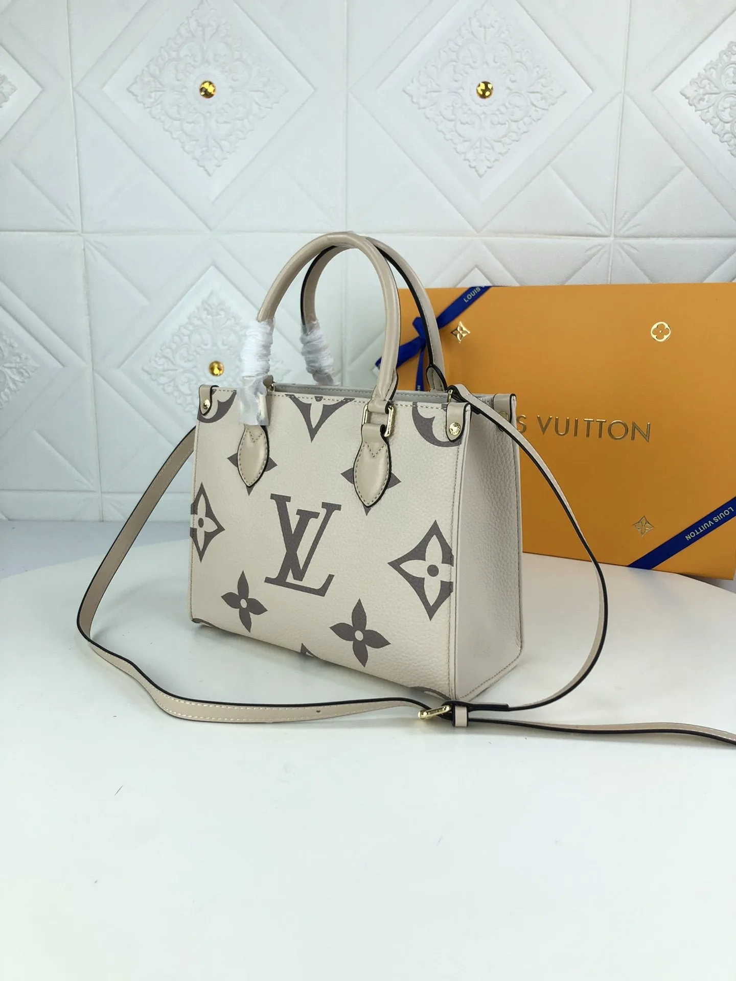 Designer Handbags LN 106