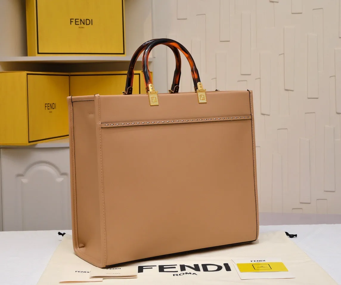 FF220 Fendi Sunshine Medium / 13.7x12.2x6.7inch