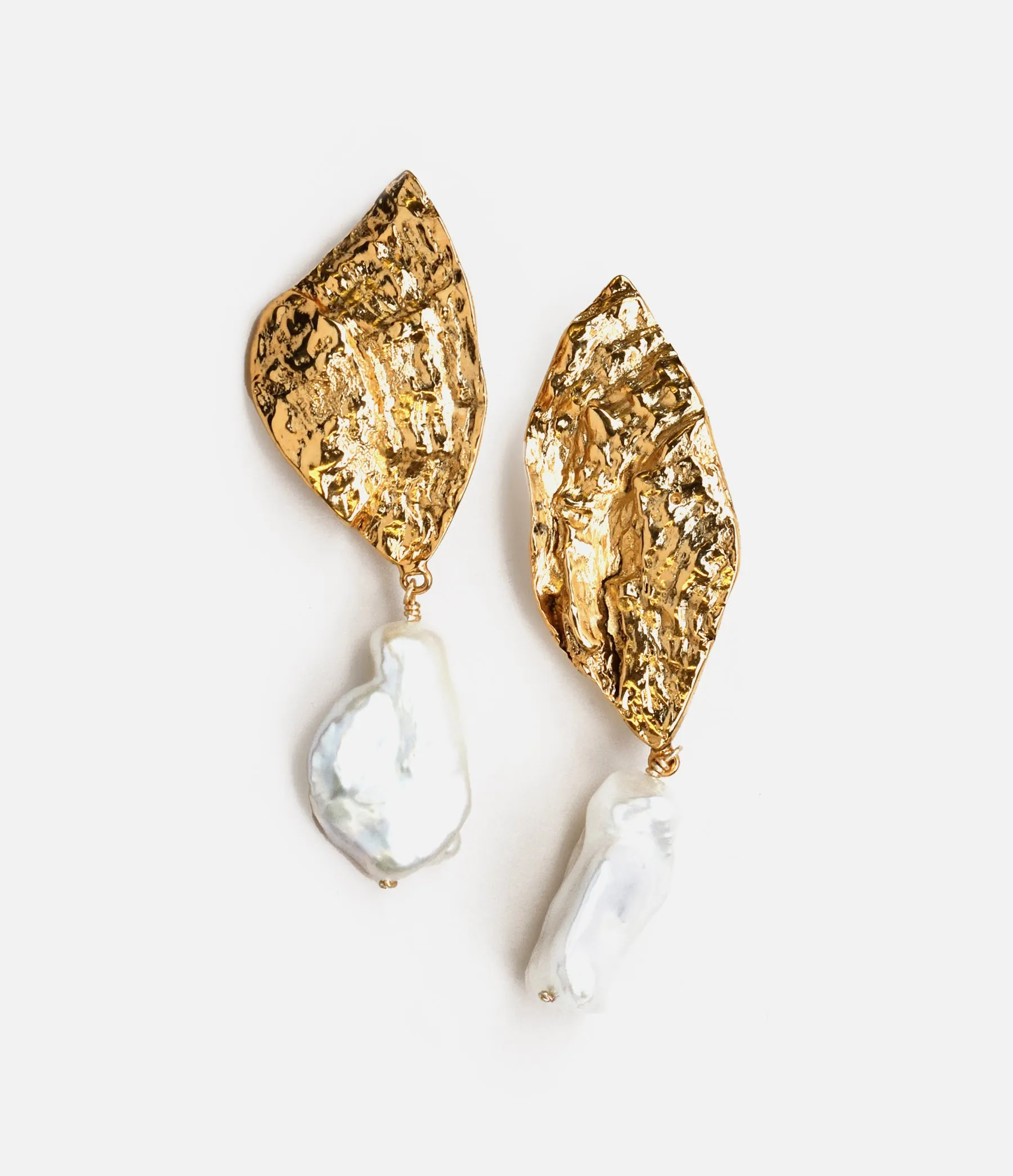 Gold Shell Earrings with Pearl