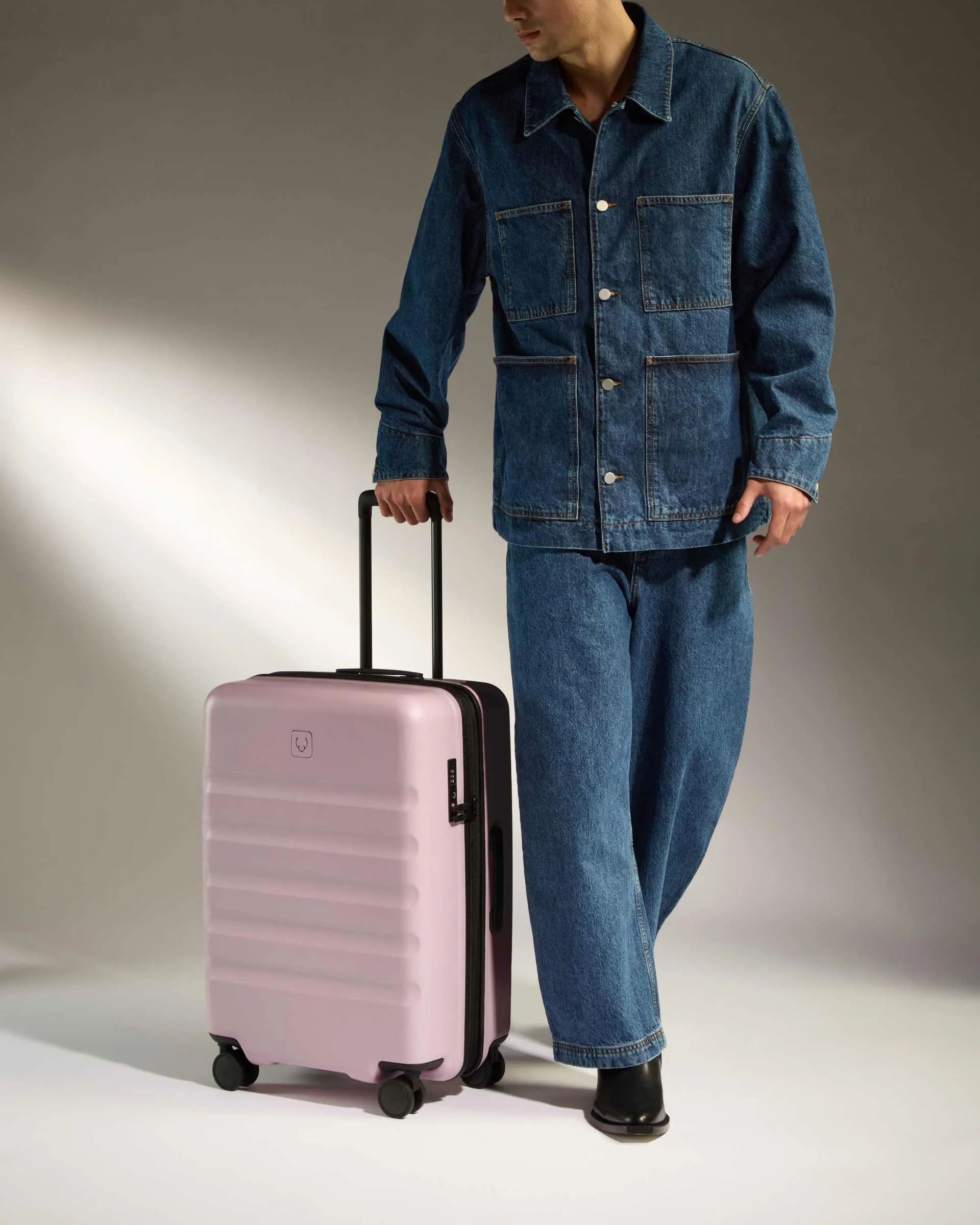 Medium Suitcase in Moorland Pink - Icon Stripe