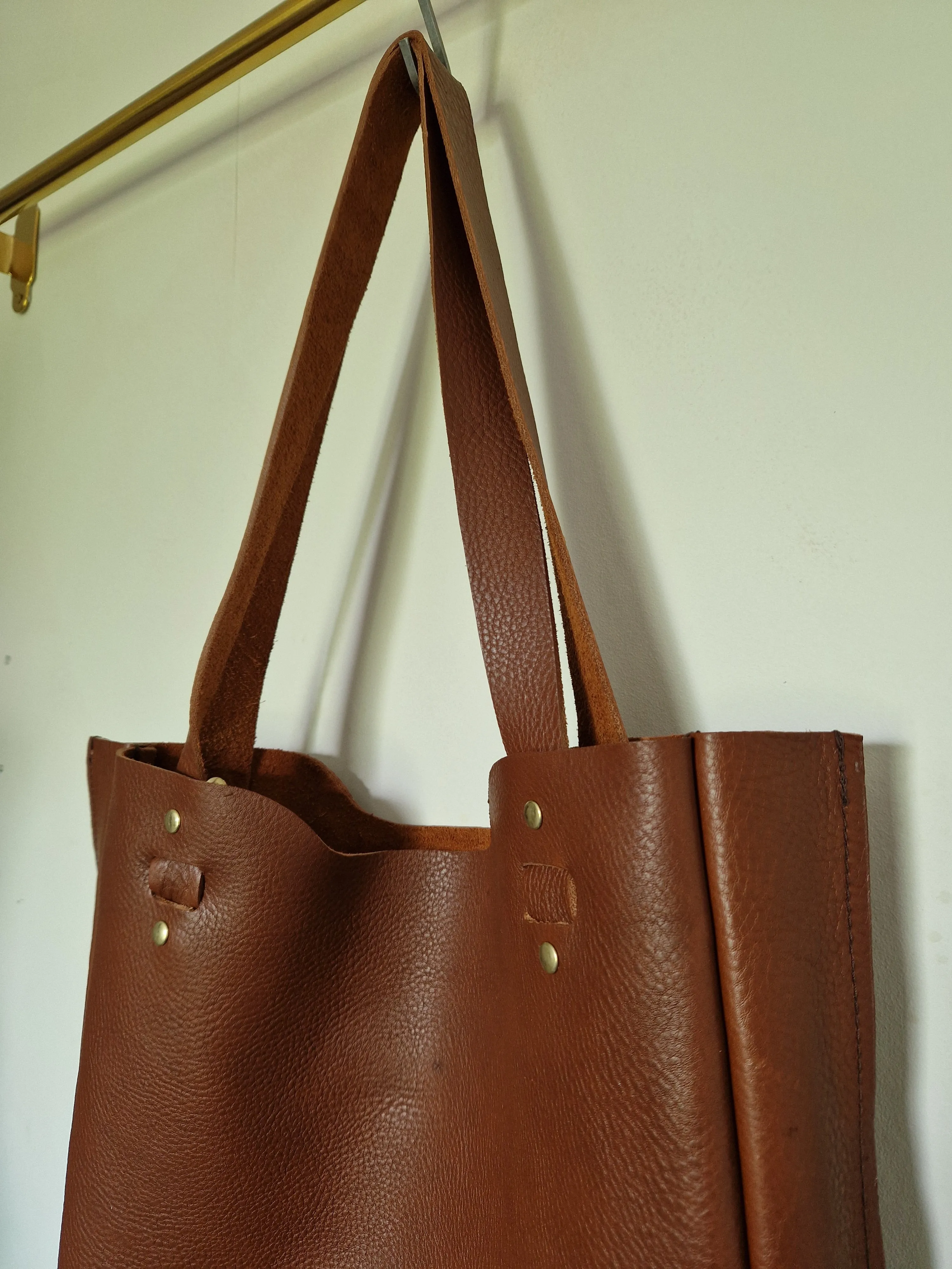 NEW DESIGN: CHANTRY TOTE BAG in Chestnut Brown