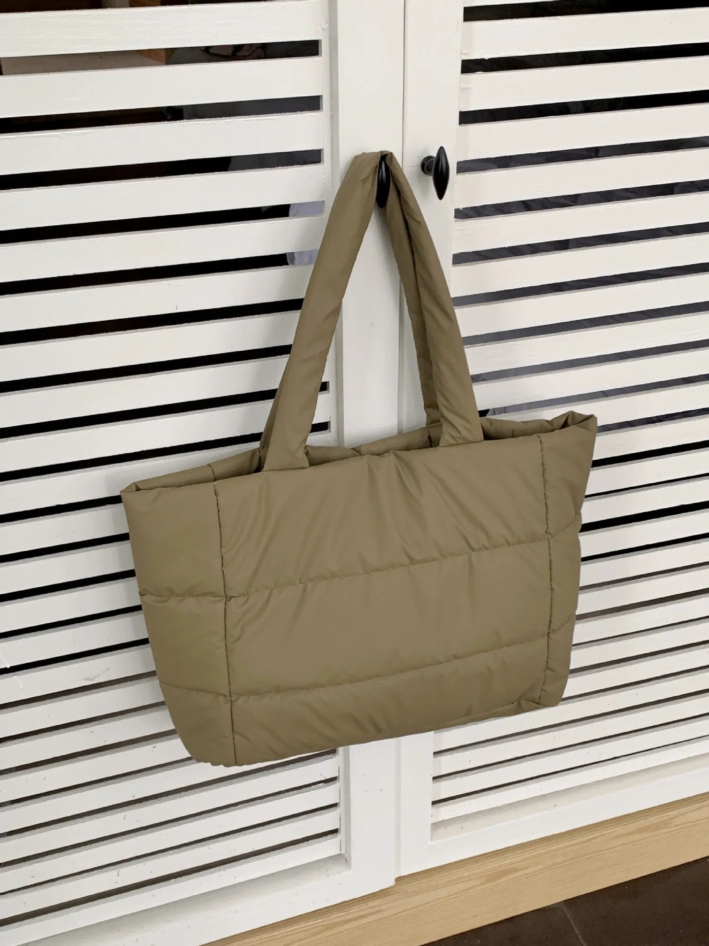 Portable shoulder bag Soft Cotton-filled Tote