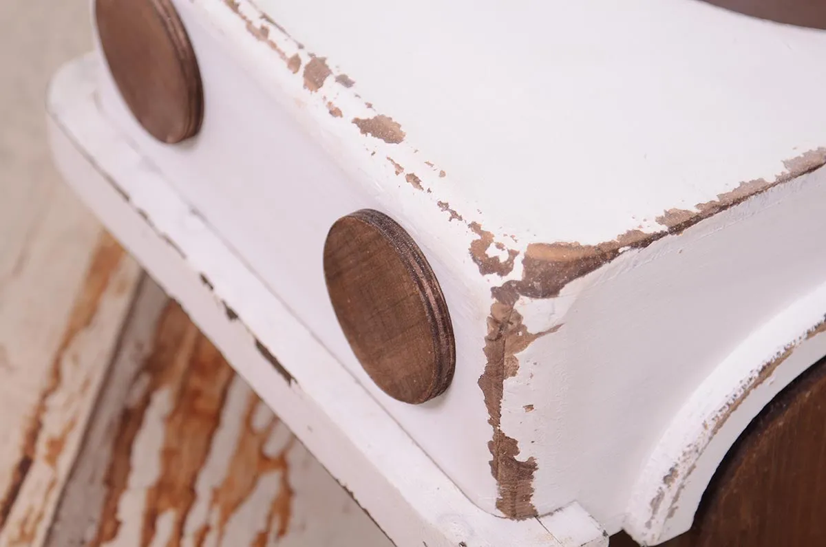 Rustic Pickup Truck - White and Brown