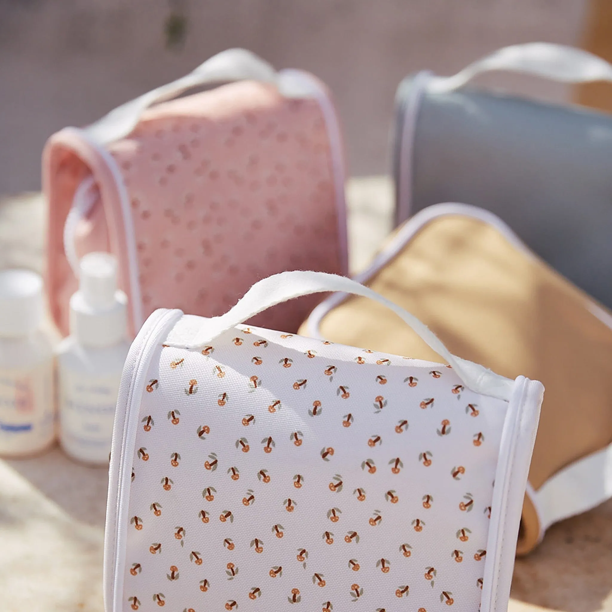 See-Ya Washbag | Pink Daisies