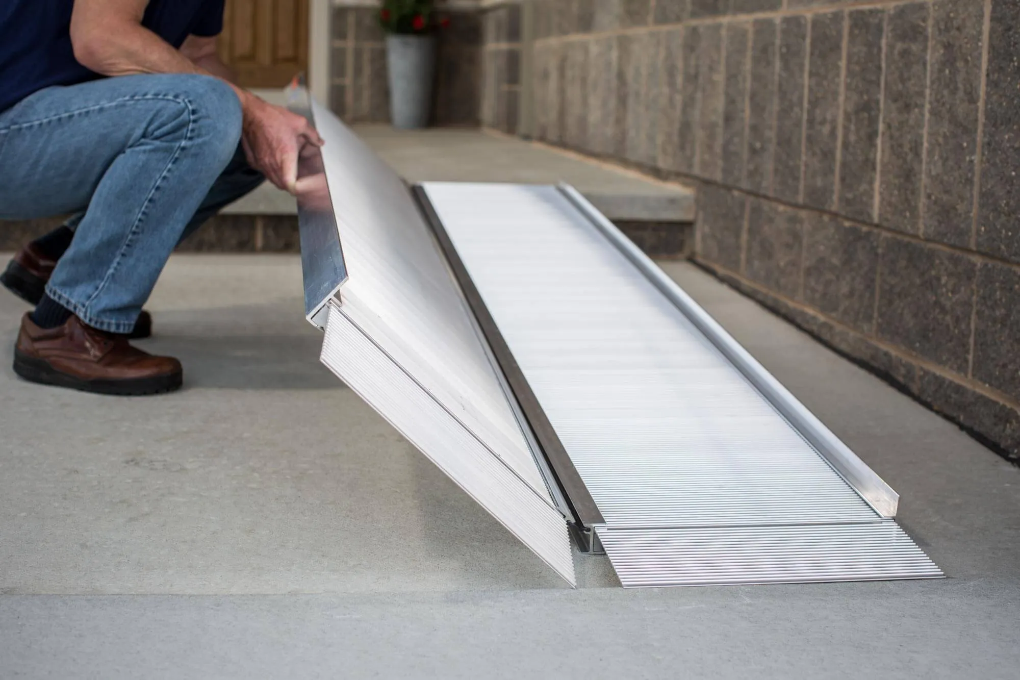 Singlefold Portable Aluminum Wheelchair Ramp